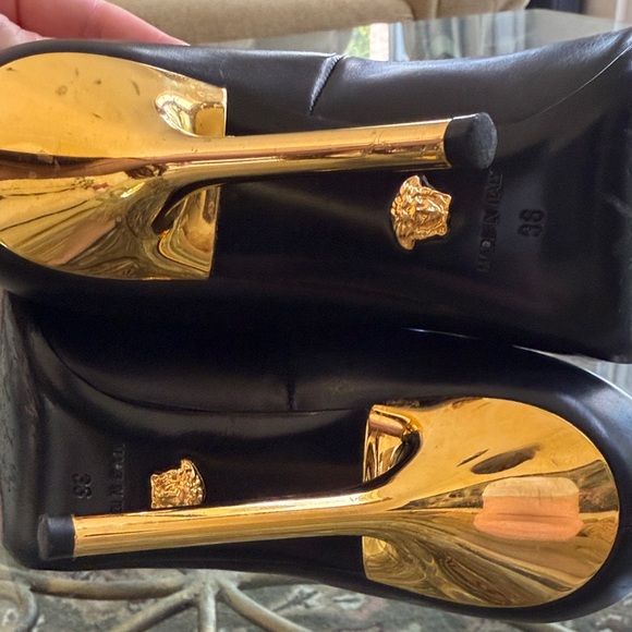 Versace 100% Authentic Black Pumps with Gold Medusa Accent - Picture 4 of 8